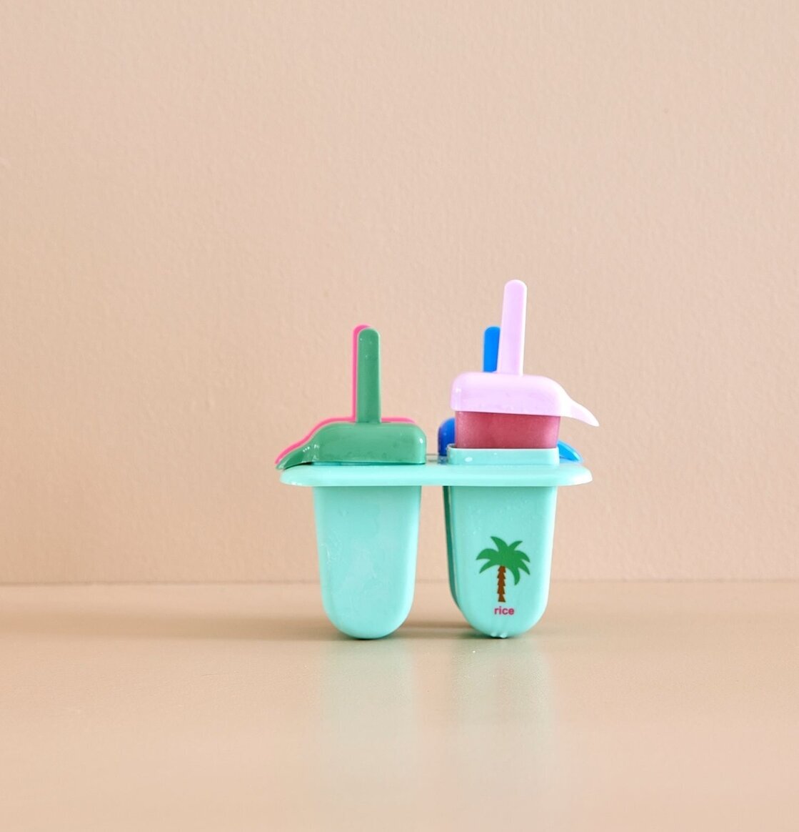 Glassform 4-Pack från Rice i färgglad och lekfull design