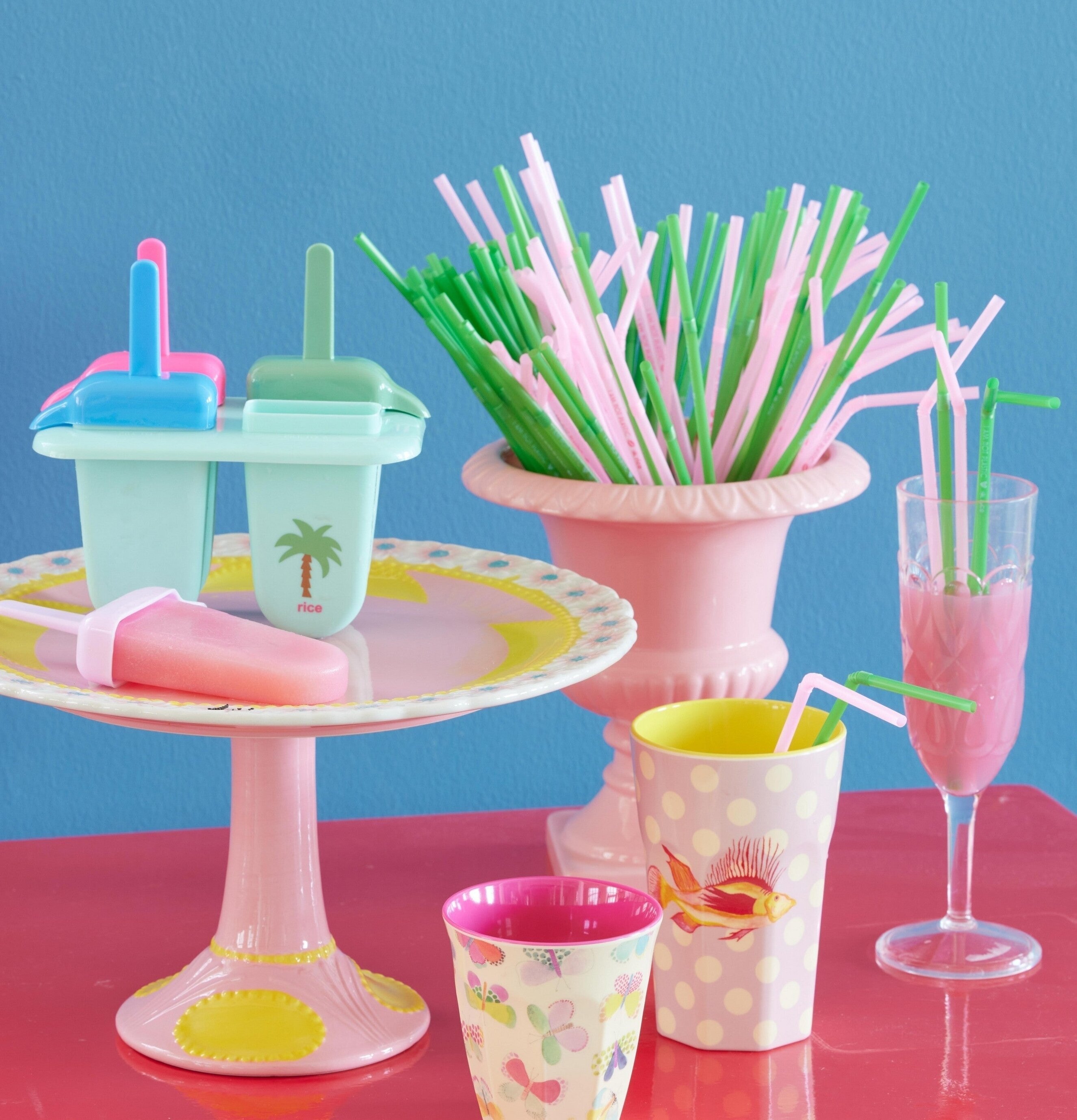 Glassform 4-Pack från Rice på ett festligt dukat bord