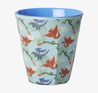 Bild av mugg med drakmotiv och färgglada detaljer