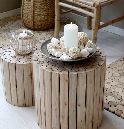 Bild av stilfull interiör med naturliga element