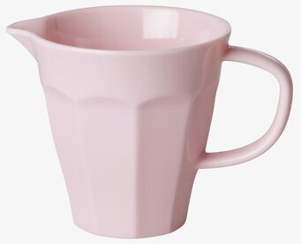 Bild av rosa mjölkkanna i melamin med stilren design