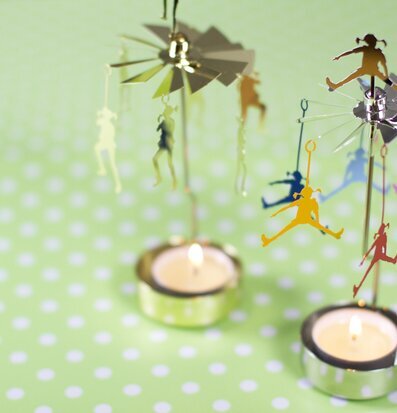 Foto av färgglatt änglaspel med Pippi Långstrump-tema