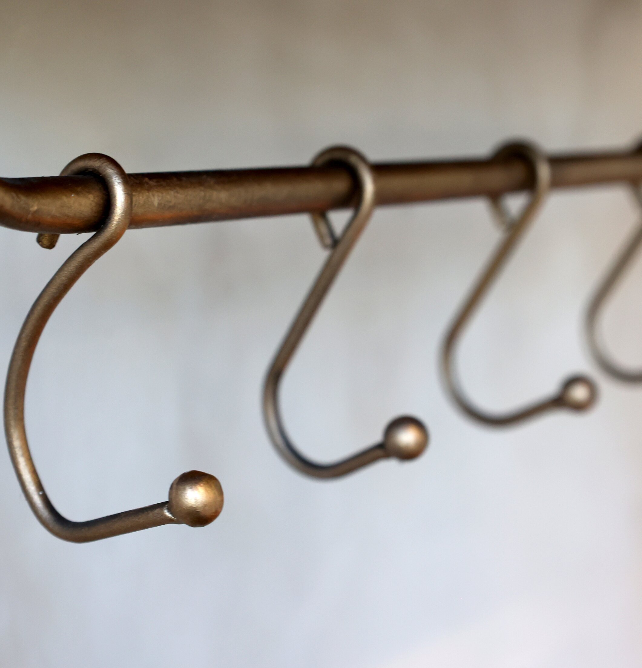 Vägghylla M. 5 Krokar Antik Mässing från Chic Antique