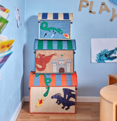 Bild av färgglada drakmotiv i barnrumsförvaring