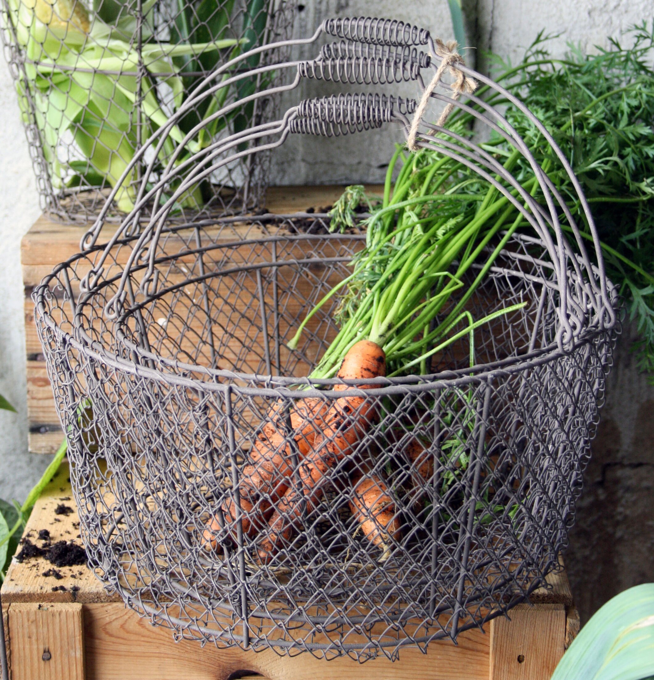 Nätkorg Set/3 Rund Med Handtag från Västanvinden på träbord