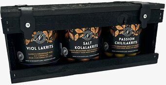 Bild av elegant låda med lyxig lakrits och choklad