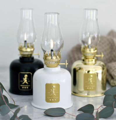 Bild av eleganta fotogenlampor i olika designer