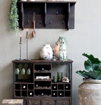 Bild av stilfull inredning med rustik och elegant touch