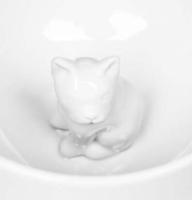 Bild av unik mugg med hunddetalj inuti för djurälskare