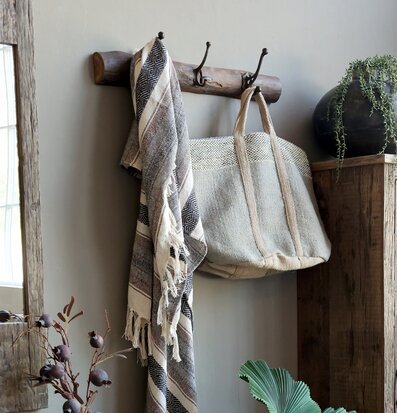 Bild av stilfull inredningsdetalj med naturlig känsla