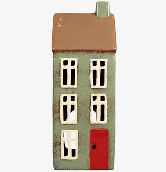 Bild av charmigt husformat ljuslykta med grön fasad