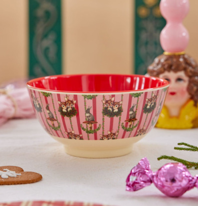 Bild av skål med naturinspirerat mönster och design