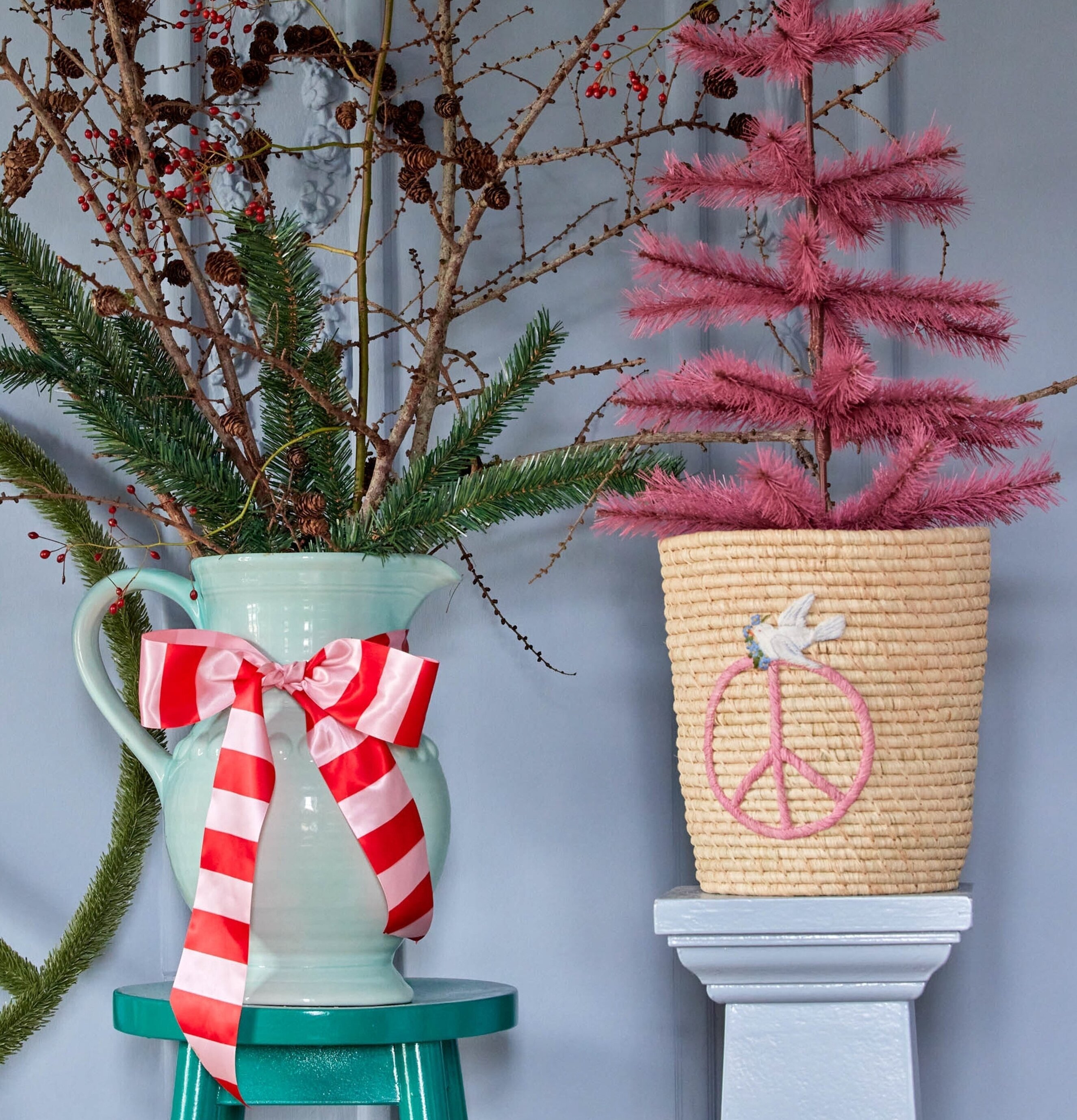 Förvaringskorg Peace & Dove Print från Rice på piedestal