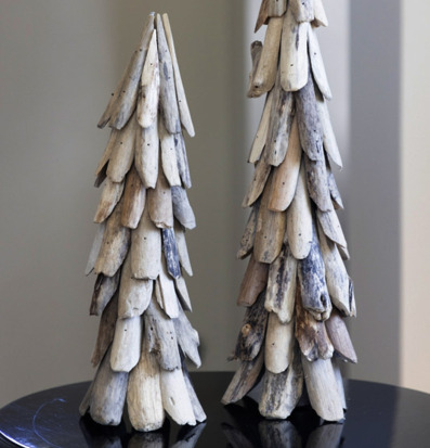 Bild av stiliserade trägranar som dekorativ inredning