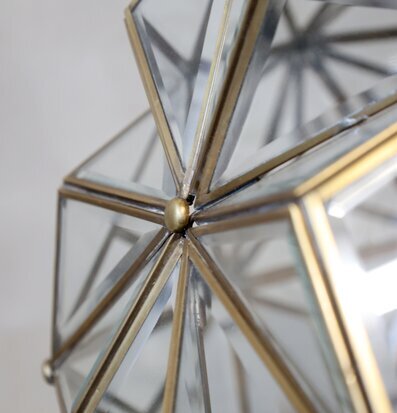 Bild av elegant taklampa med antik mässingsdesign