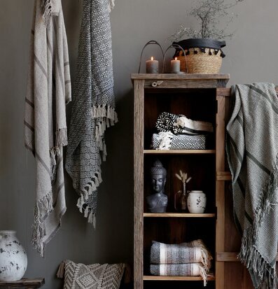 Bild av harmonisk inredning med naturmaterial