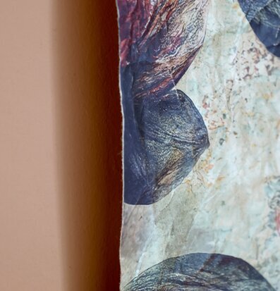 Bild av vintage canvastavla med blommotiv och textur