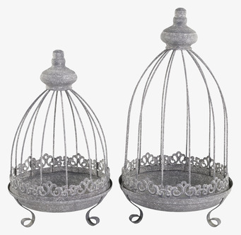 Bild av dekorativa ljus- och blomstativ i vintage stil