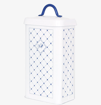 Bild av rektangulär vit plåtburk med blått rutmönster