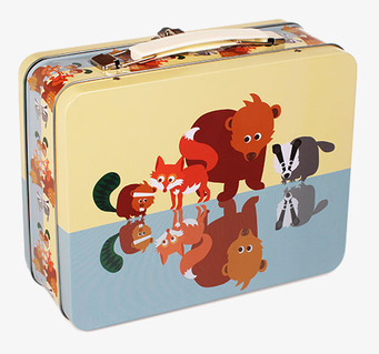Bild av färgglad matlåda med djurmotiv och handtag