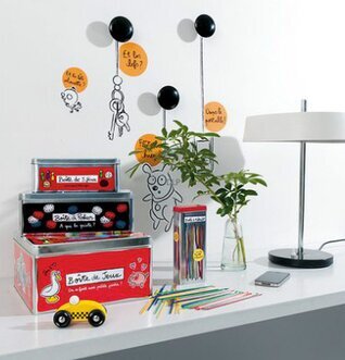 Bild av stilfull och lekfull skrivbordsyta med förvaring