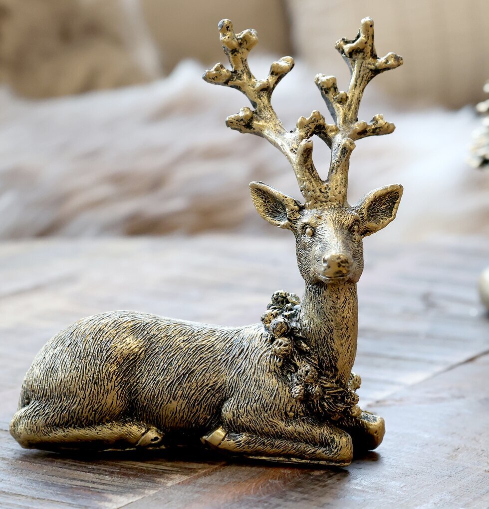Ren Med Krans Antik Mässing från Chic Antique på träbord