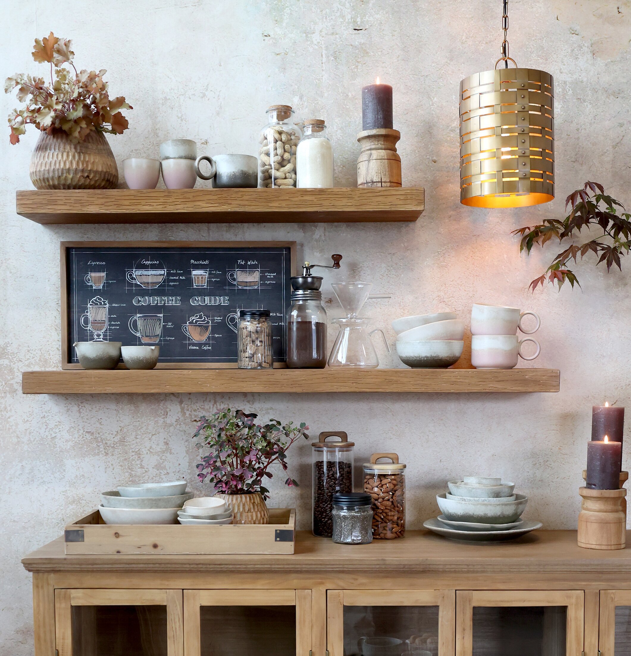 Tavla Coffee Guide från Chic Antique i rustikt kök