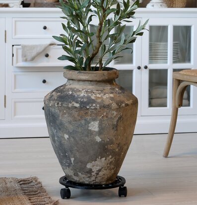 Bild av rustik och klassisk inredning med blomkruka