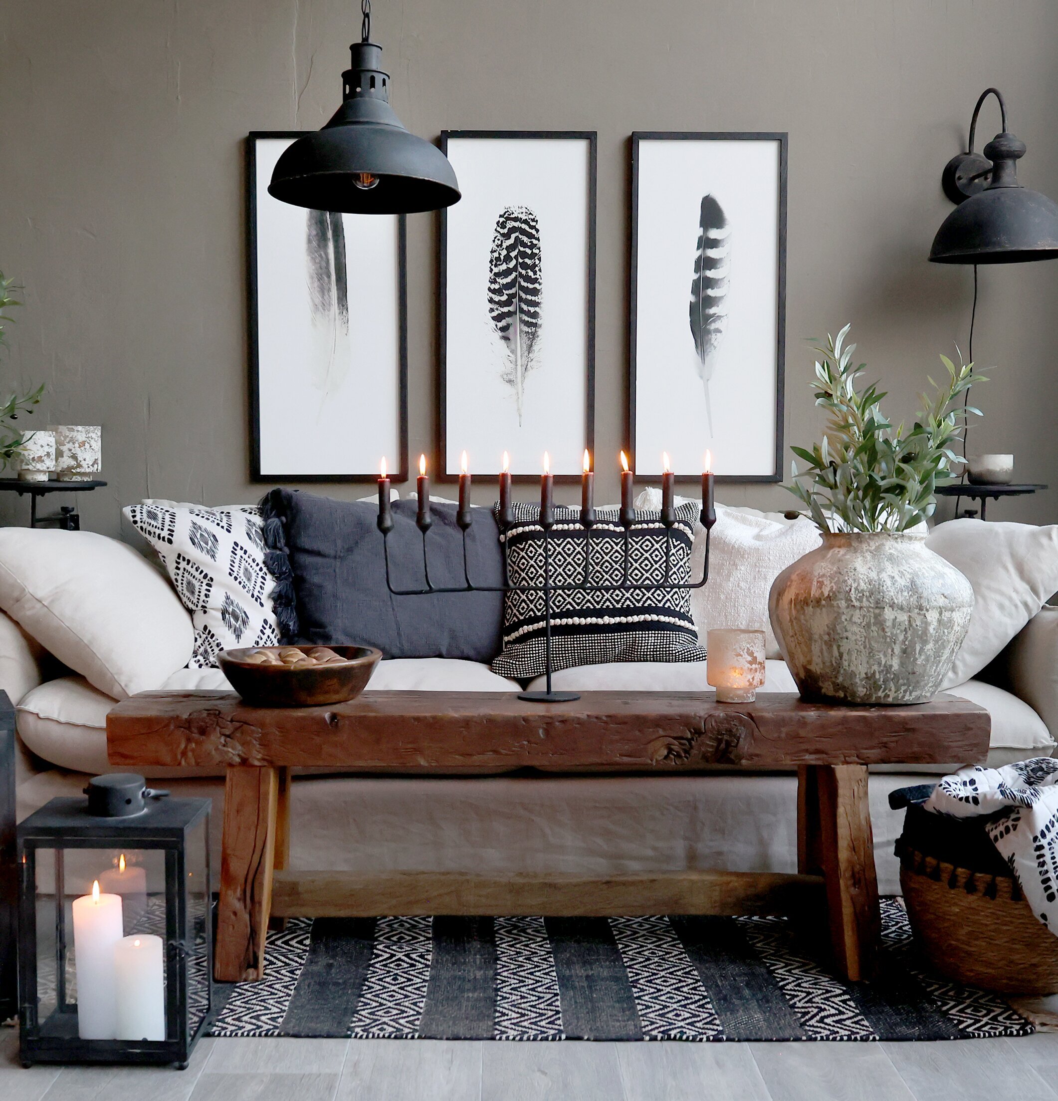 Väggbord Ø35cm Antiksvart från Chic Antique i vardagsrum