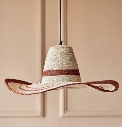 Foto av elegant taklampa i naturinspirerad design