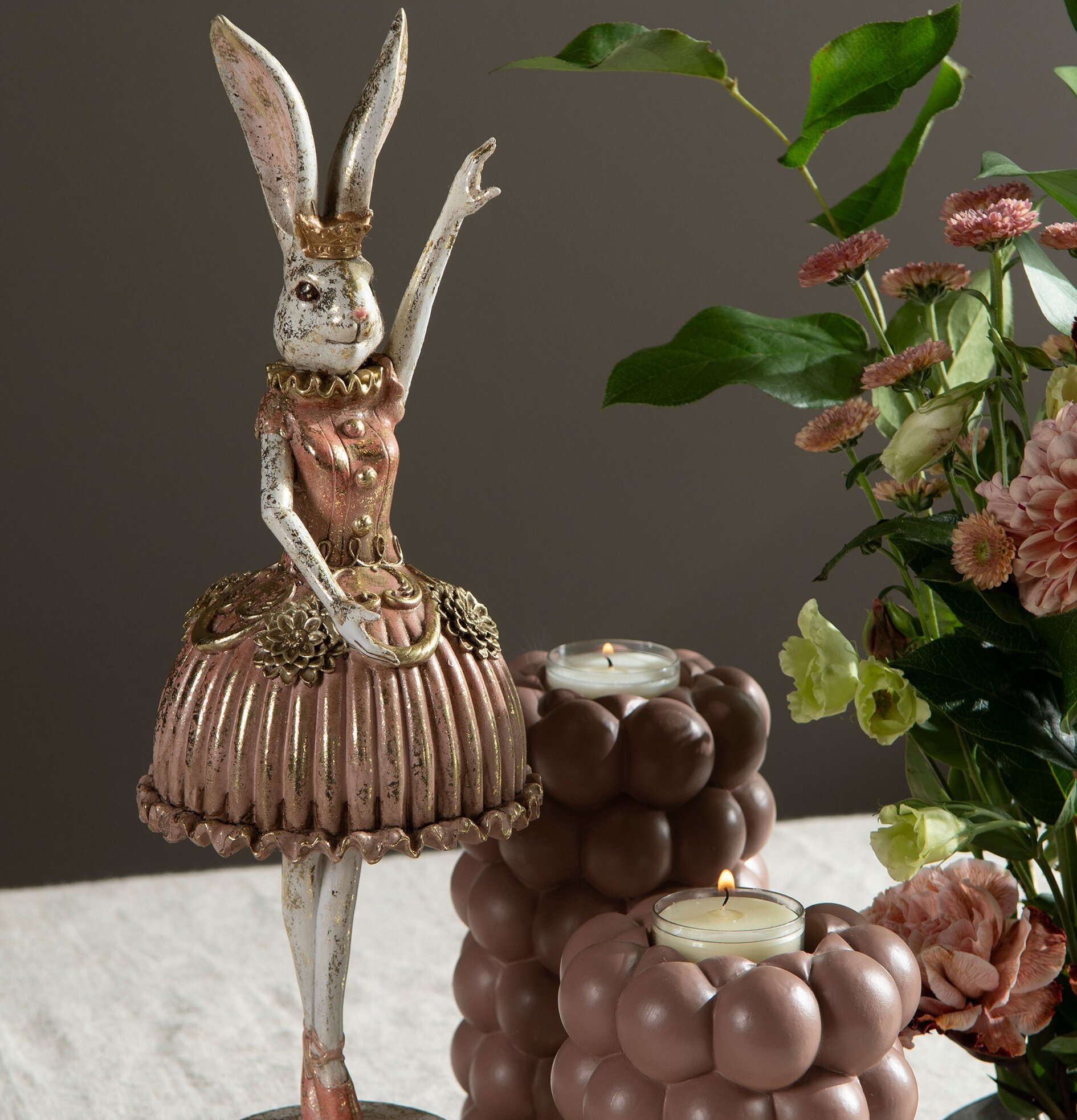 Kanin Ballerina Poly från A Lot Decoration med ljushållare