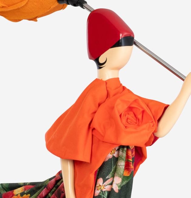 Bild av unik bordslampa med kreativ och färgstark design