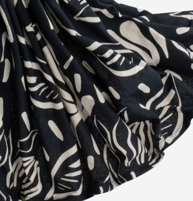 Bild av abstrakt mönstrad bordslampa i svartvitt