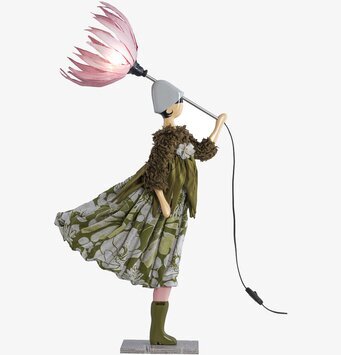 Bild av kreativ och stilfull bordslampa med karaktär