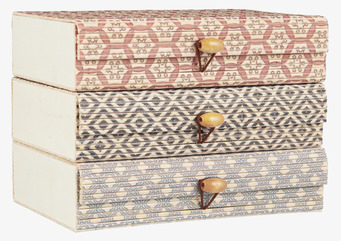 Bild av dekorativa bambulådor med geometriska mönster