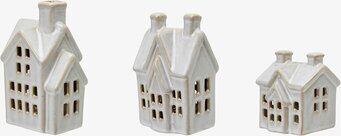 Bild av tre mysiga miniatyrhus i keramik med LED-ljus