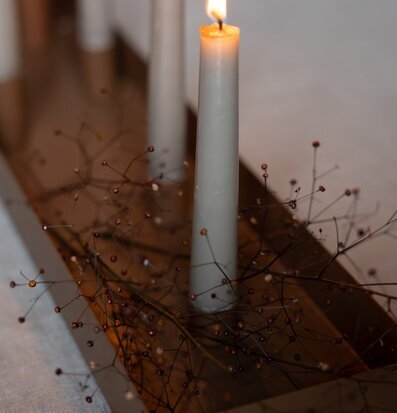 Bild av stilfull ljusstake med magnetiska ljushållare