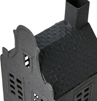 Bild av dekorativ svart ljuslykta i form av hus