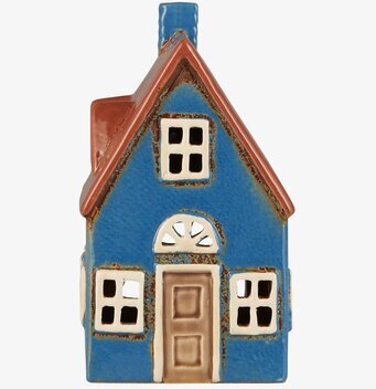 Bild av ljuslykta i form av ett hus med blå och röd design