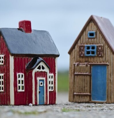 Bild av charmiga miniatyrhus med skandinavisk design