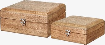 Bild av två vackra dekorerade träaskar med blommönster