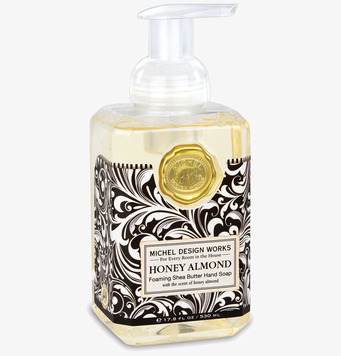 Bild av stilren skumtvål med elegant design och doft