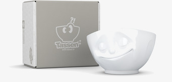 Bild av porslinsskål med leende och elegant design