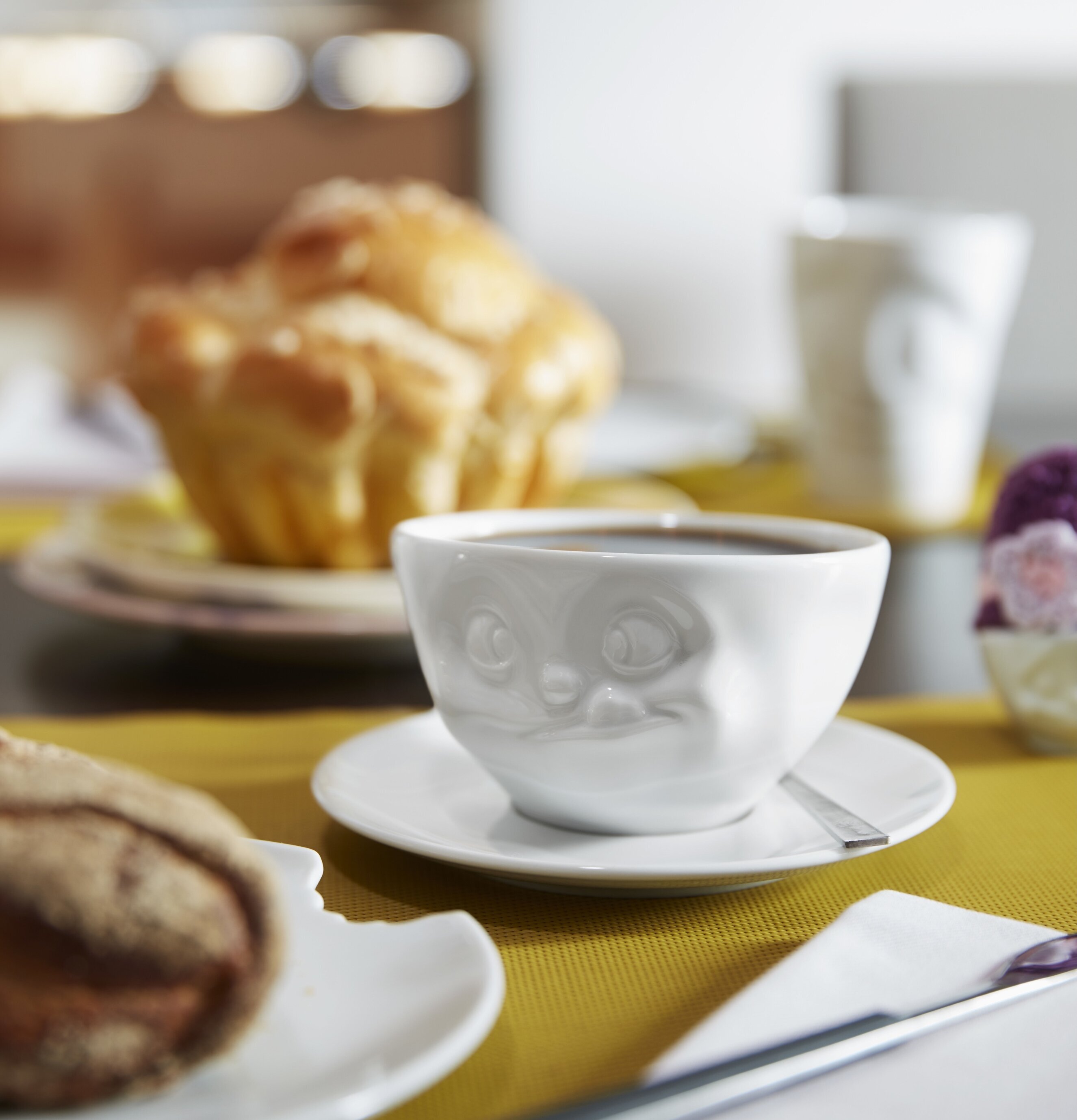 Kaffekopp Med Fat - Smaskens Tassen Muggar/koppar i porslin, keramik, papper eller biologiskt material organiskt ekologiskt