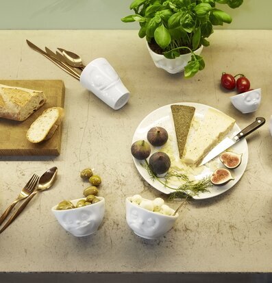 Foto av ett inbjudande kökslandskap med delikatesser