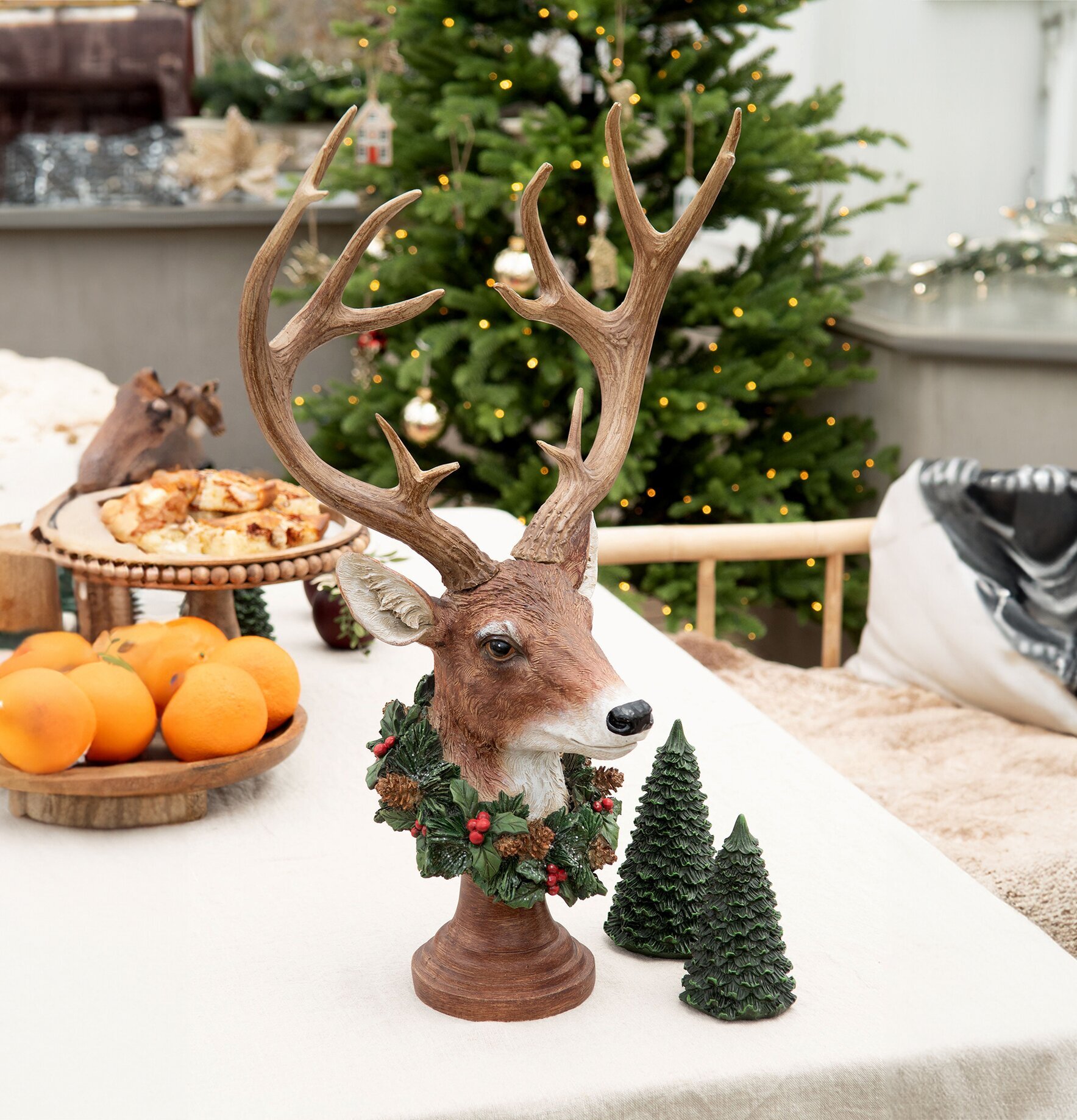 Hjort Med Krans A Lot Decoration Statyer, statyetter, figuriner för inomhusbruk eller altaner Ballerinor