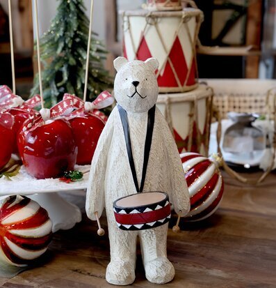 Bild av charmig julstämning med björn och dekorationer