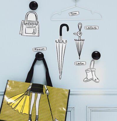 Bild av stilfullt inrett rum med harmoniska detaljer