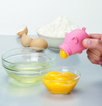 Bild av en unik äggseparator i kreativ köksmiljö