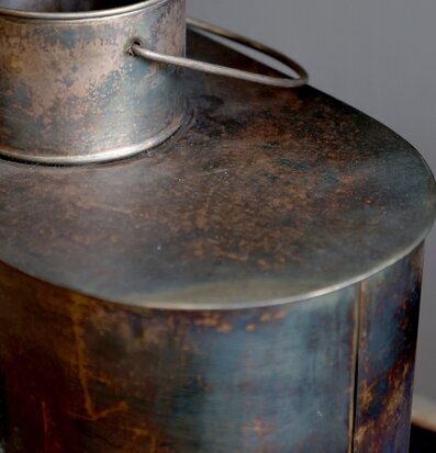 Bild av rustik mässingslanterna med tidlös stil